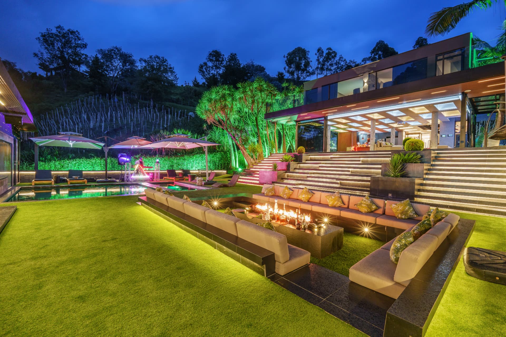 Fire Pit Lounge